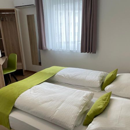Hotel Garni Ilys Inn Wels Esterno foto