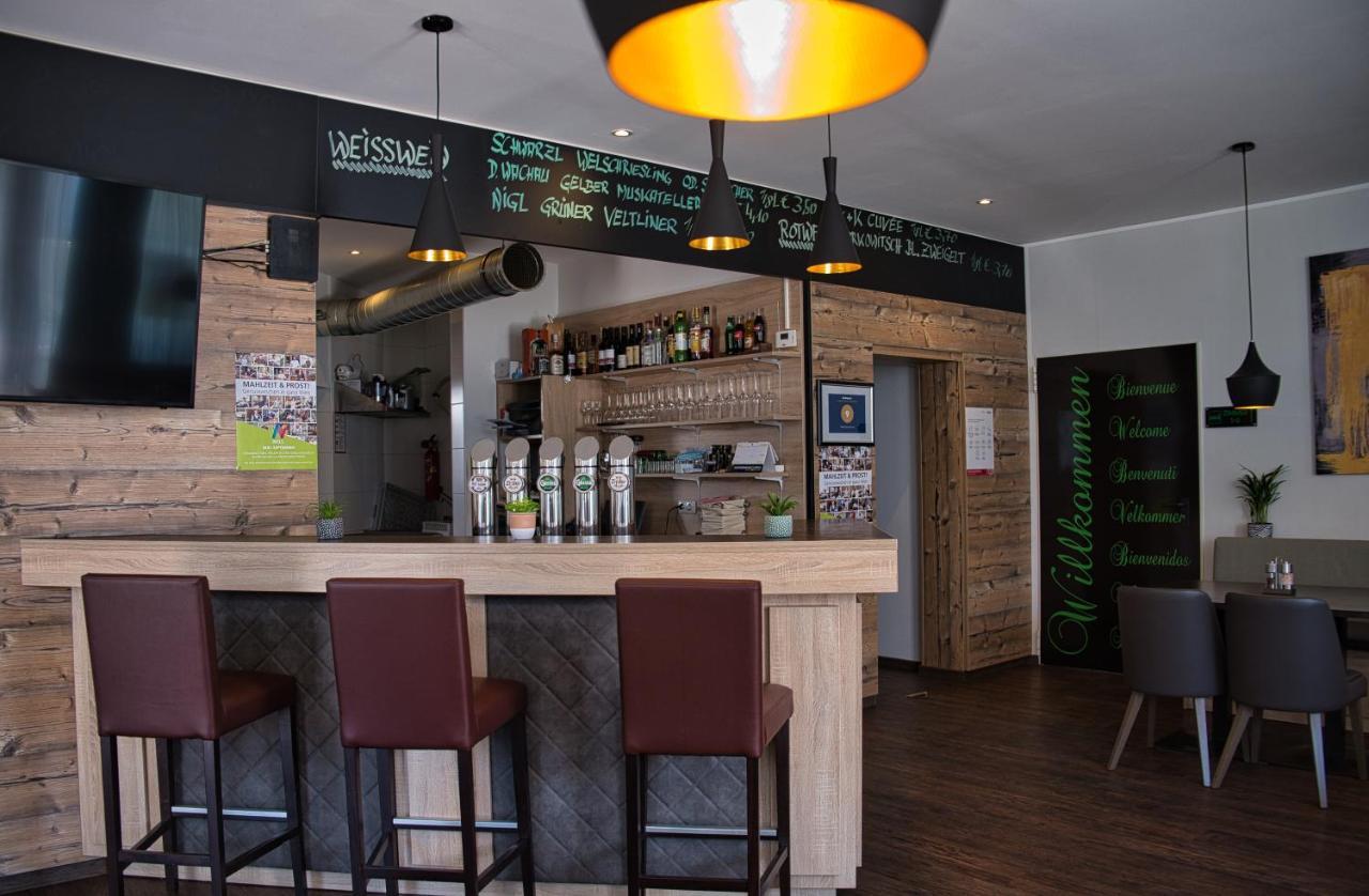 Hotel Garni Ilys Inn Wels Esterno foto