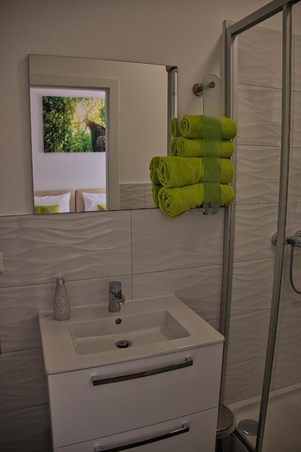 Hotel Garni Ilys Inn Wels Esterno foto