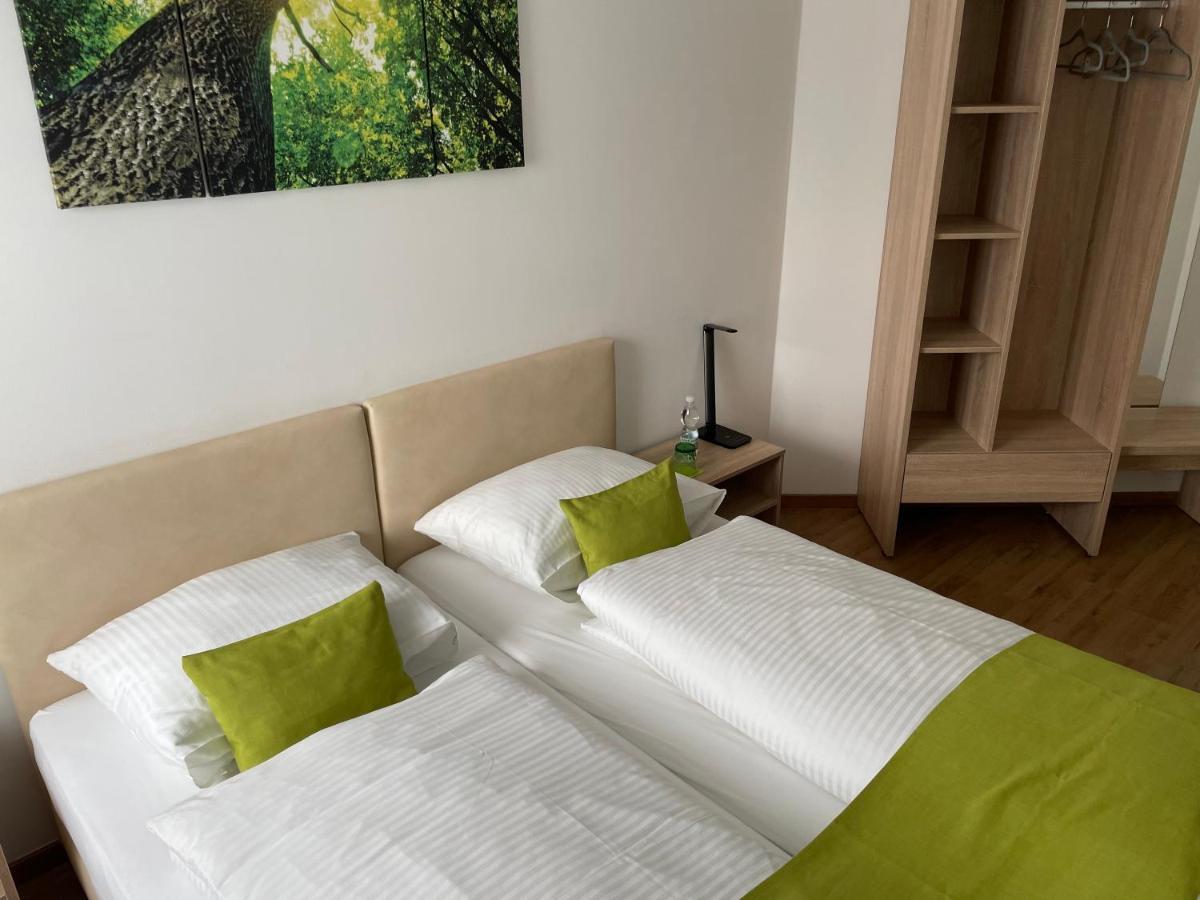 Hotel Garni Ilys Inn Wels Esterno foto