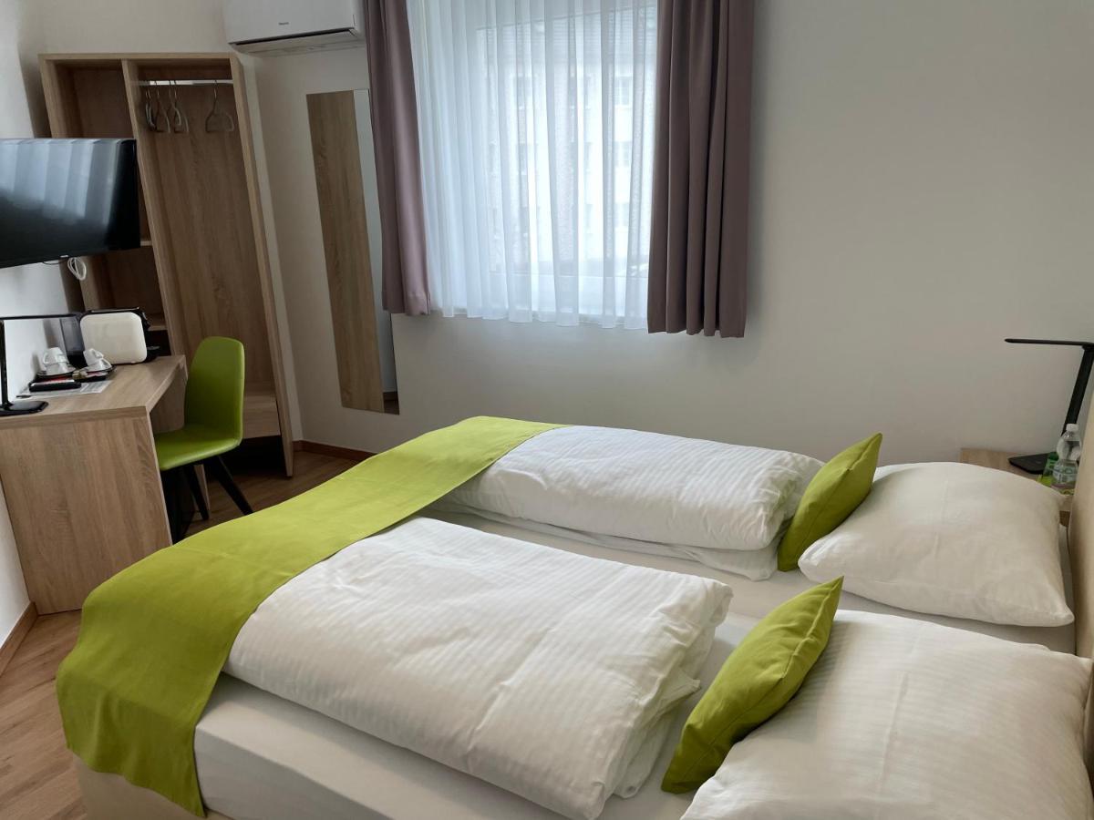 Hotel Garni Ilys Inn Wels Esterno foto