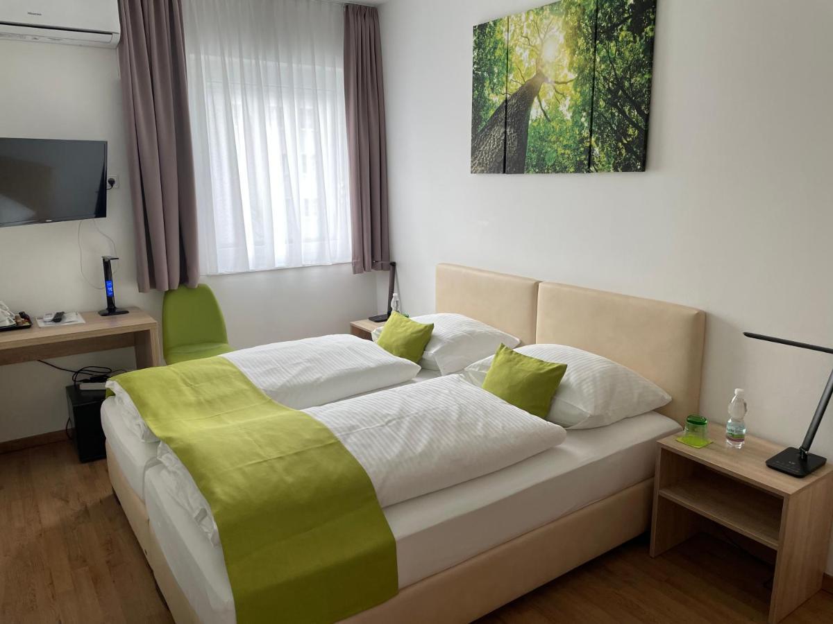 Hotel Garni Ilys Inn Wels Esterno foto