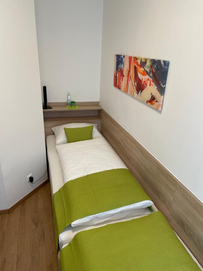 Hotel Garni Ilys Inn Wels Esterno foto