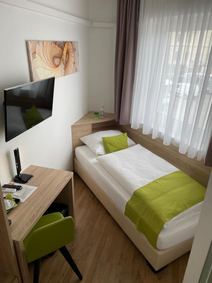 Hotel Garni Ilys Inn Wels Esterno foto