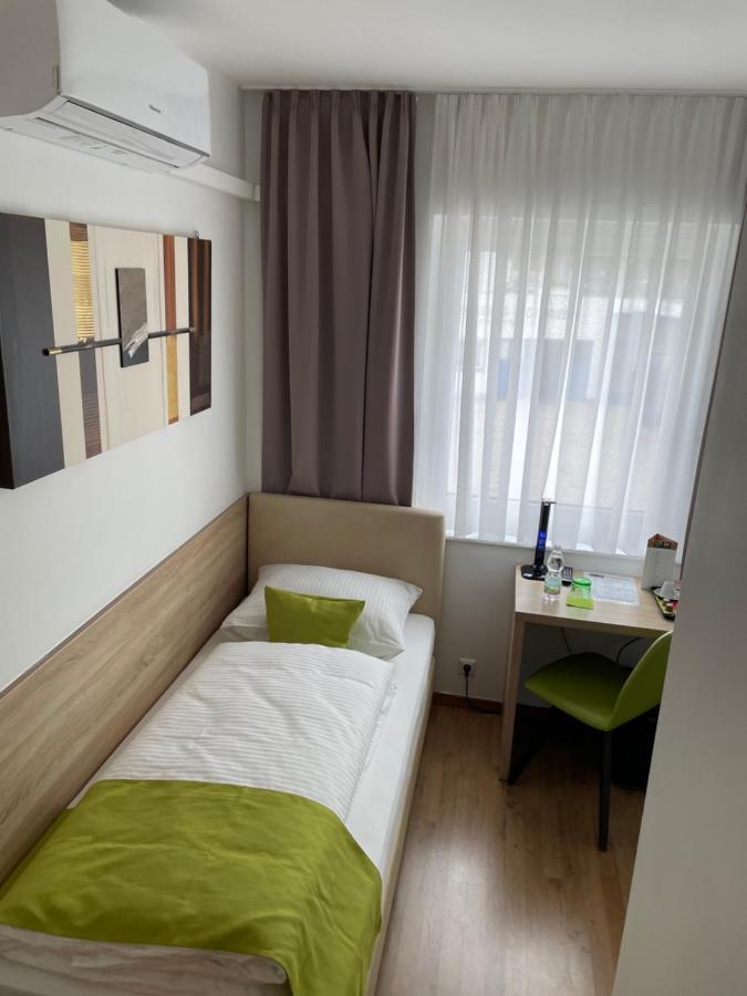 Hotel Garni Ilys Inn Wels Esterno foto